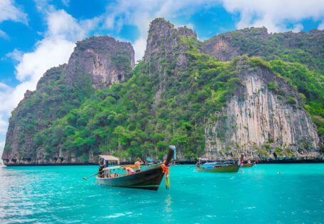 Day Trip to Waterfalls and Natural Pools with Guide